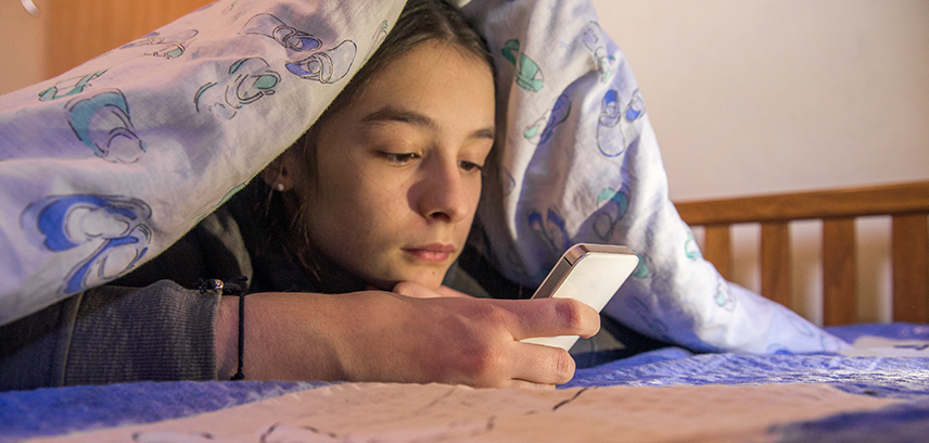 what does being extremely online mean