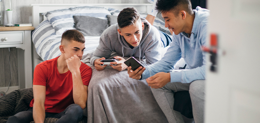 Should kids play Bitlife